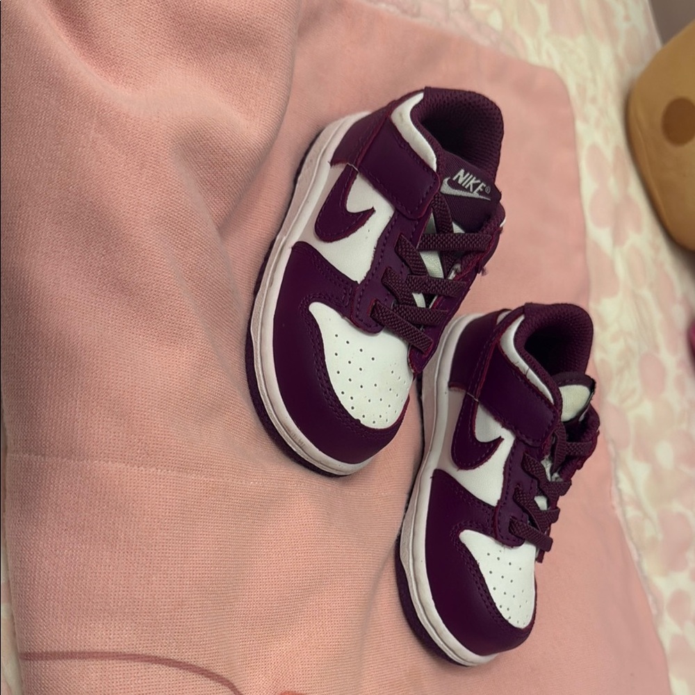 Nike Kids Sneakers in Purple and White